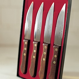 Set of four steak knives (boxes) 